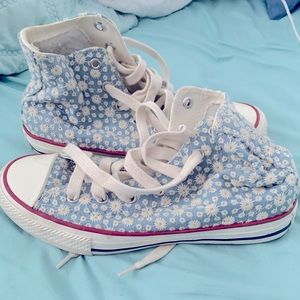 Blue flowered converse. Size 7 1/2
